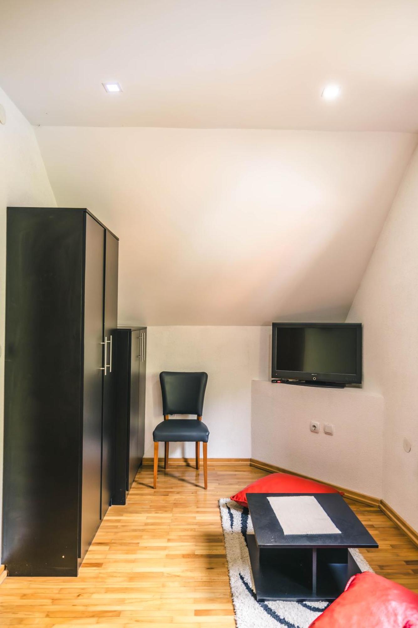 Lodge Zeleni Svet Crni Vrh Ngoại thất bức ảnh