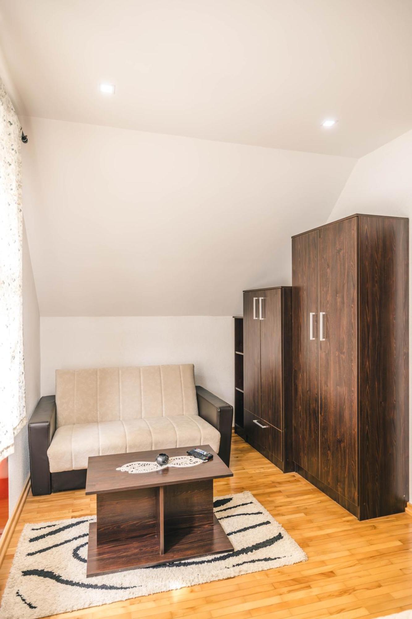 Lodge Zeleni Svet Crni Vrh Ngoại thất bức ảnh