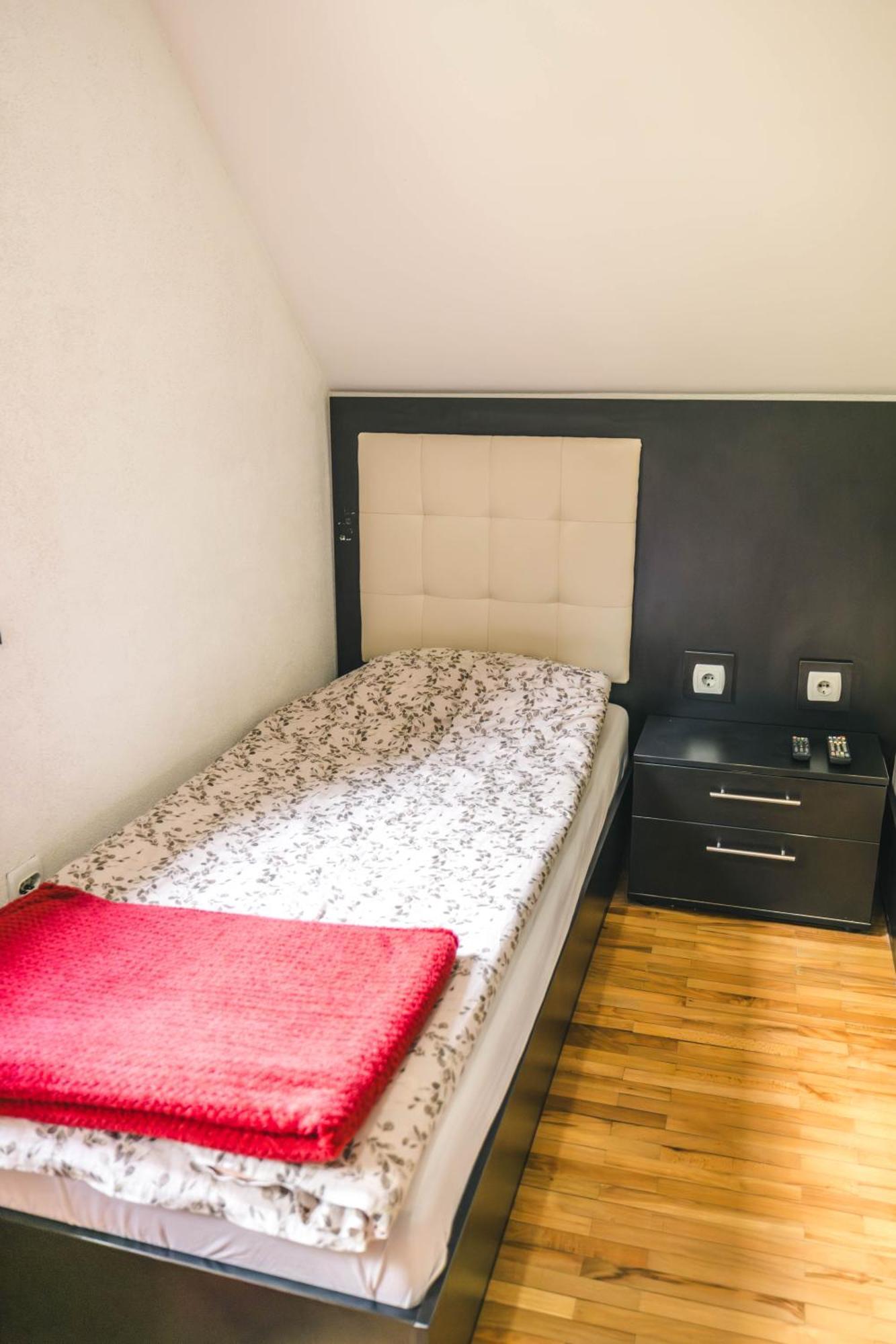 Lodge Zeleni Svet Crni Vrh Ngoại thất bức ảnh