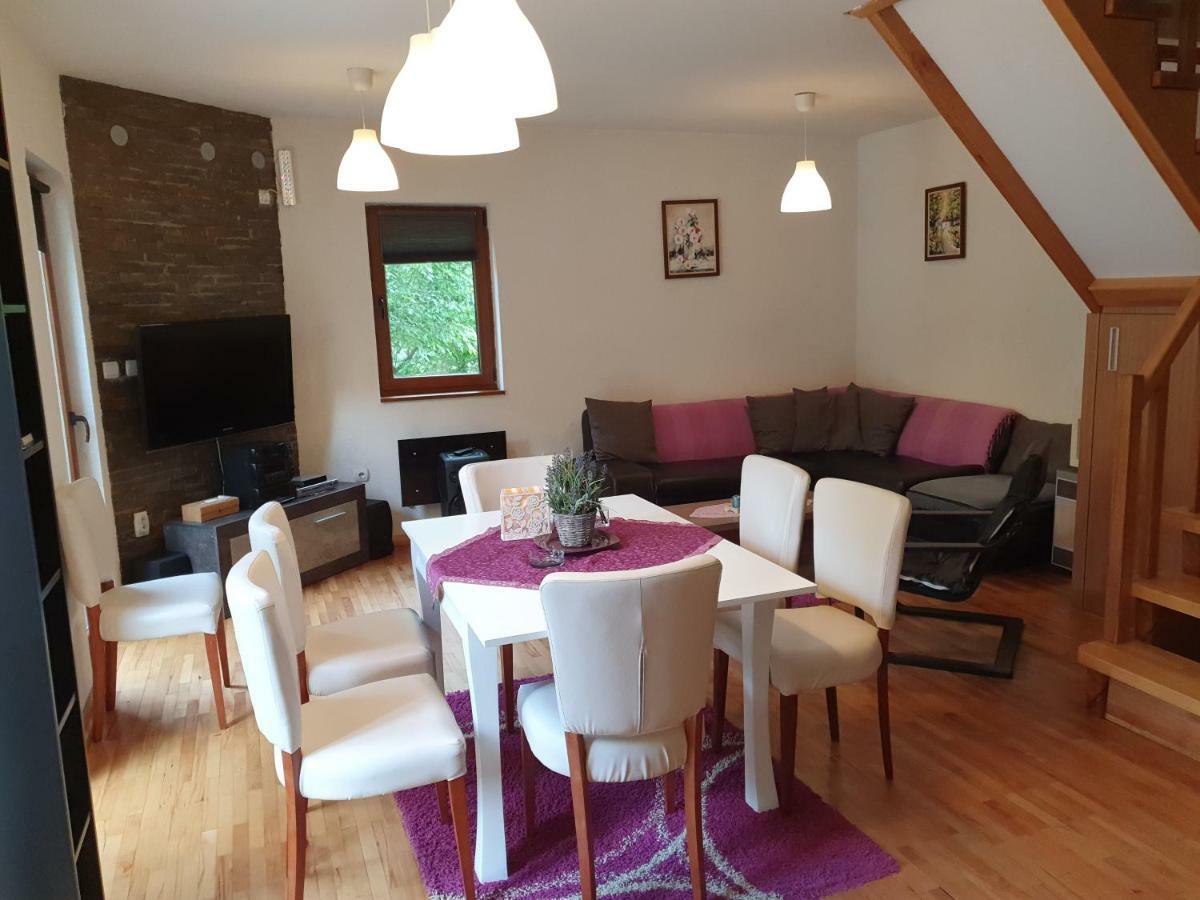 Lodge Zeleni Svet Crni Vrh Ngoại thất bức ảnh